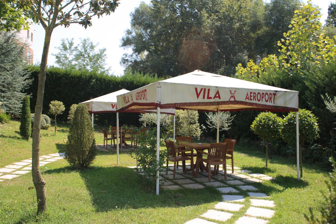 Hotel Vila Aeroport Rinas Exterior foto